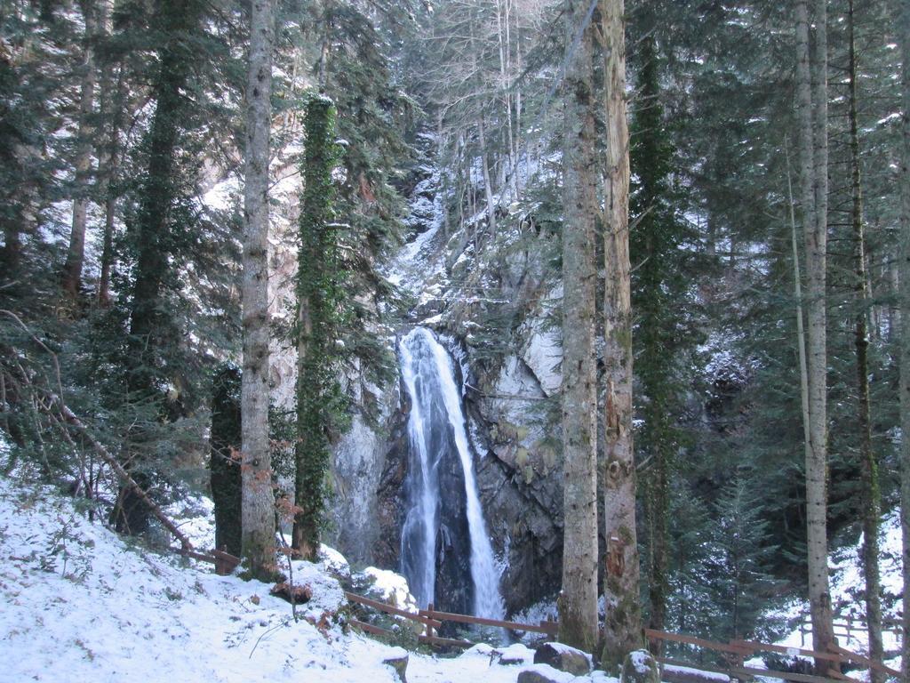 Gite Auberge Les Cascades La Mongie Bagian luar foto