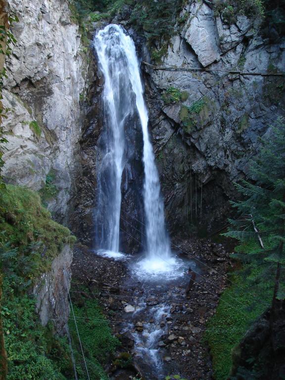 Gite Auberge Les Cascades La Mongie Bagian luar foto